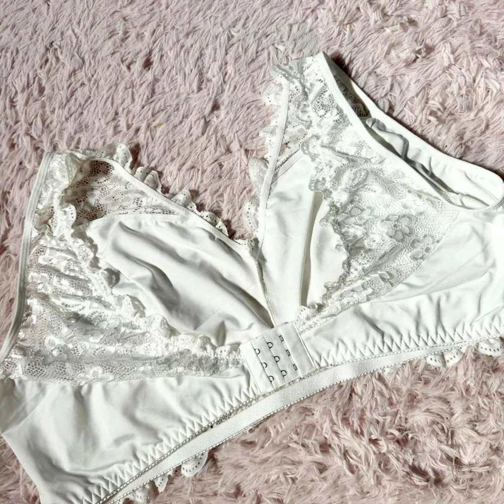 BAMBOO white floral